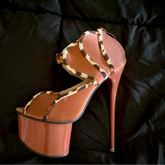 Zapatos de tacón! Color marrón! Nuevos! - Picture 2 of 5